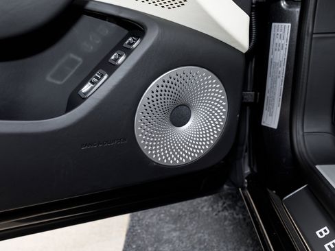 New 2026 Bentley Flying Spur Plug-In Hybrid image 24