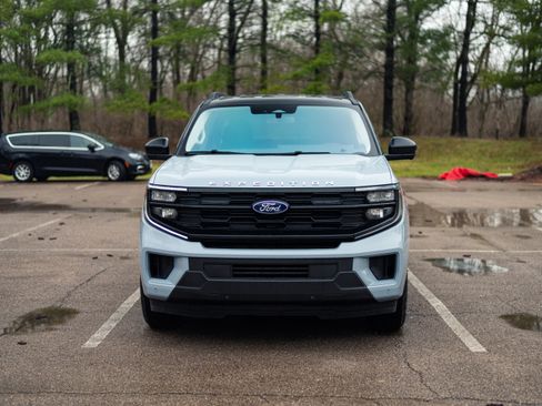 New 2025 Ford Expedition Max Active image 4