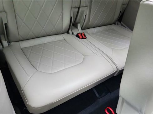 Used 2025 Volkswagen Atlas SEL Premium R-Line image 30