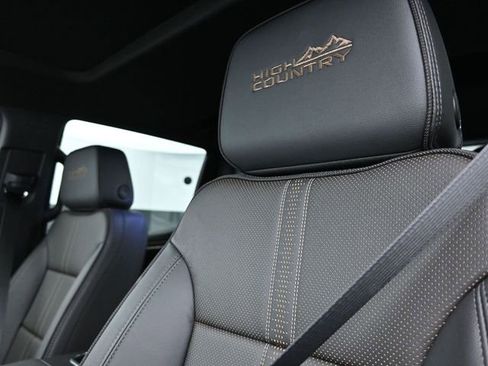 New 2025 Chevrolet Silverado 1500 High Country w/ Technology Package AWD/4WD image 17