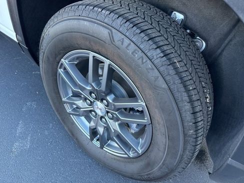 Used 2025 GMC Acadia Elevation image 34