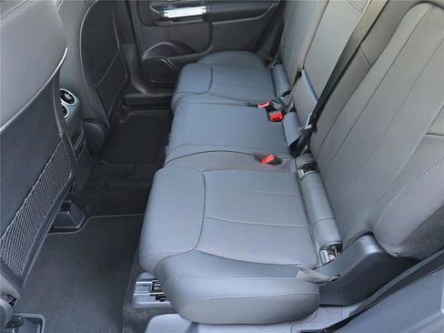 New 2026 Mercedes-Benz GLB 250 4MATIC image 16