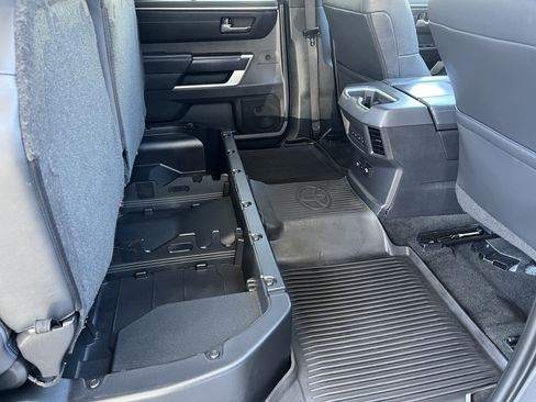 Used 2024 Toyota Tundra Platinum AWD/4WD image 19