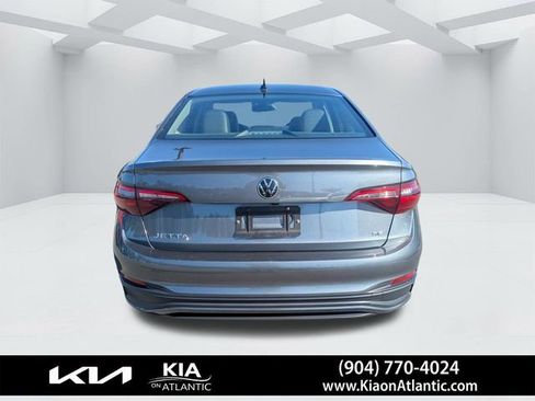 Used 2024 Volkswagen Jetta SE FWD image 4