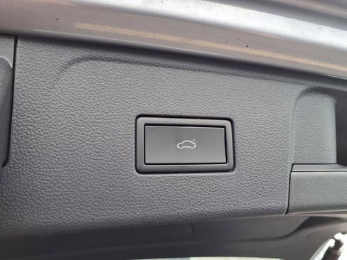 Used 2024 Volkswagen Atlas SEL Premium R-Line image 6