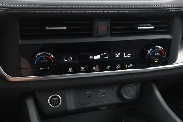 Used 2023 Nissan Rogue SV AWD/4WD image 22