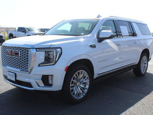 Used 2023 GMC Yukon XL Denali AWD/4WD image 10