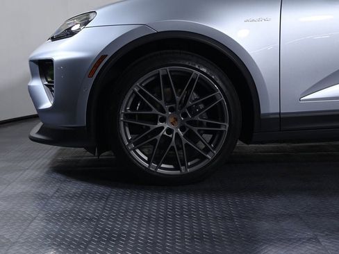 Certified 2025 Porsche Macan Electric RWD image 27