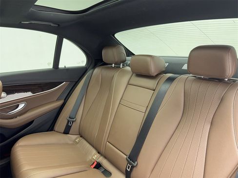 Used 2022 Mercedes-Benz E 350 Sedan w/ Driver Assistance Package image 40