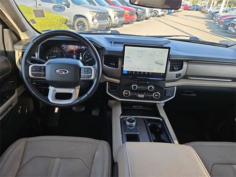 Used 2024 Ford Expedition Max Limited image 9