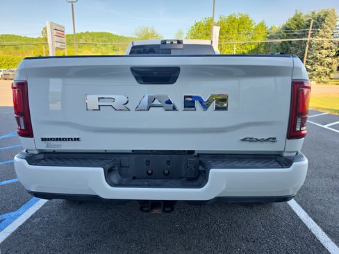 Used 2025 RAM 3500 Big Horn AWD/4WD image 4