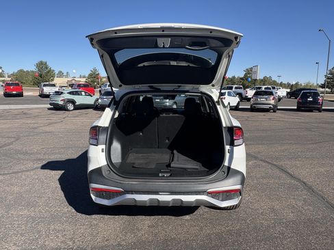 Used 2024 Kia Sportage LX image 10