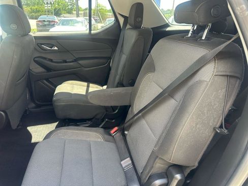 Used 2018 Chevrolet Traverse LT AWD/4WD image 17