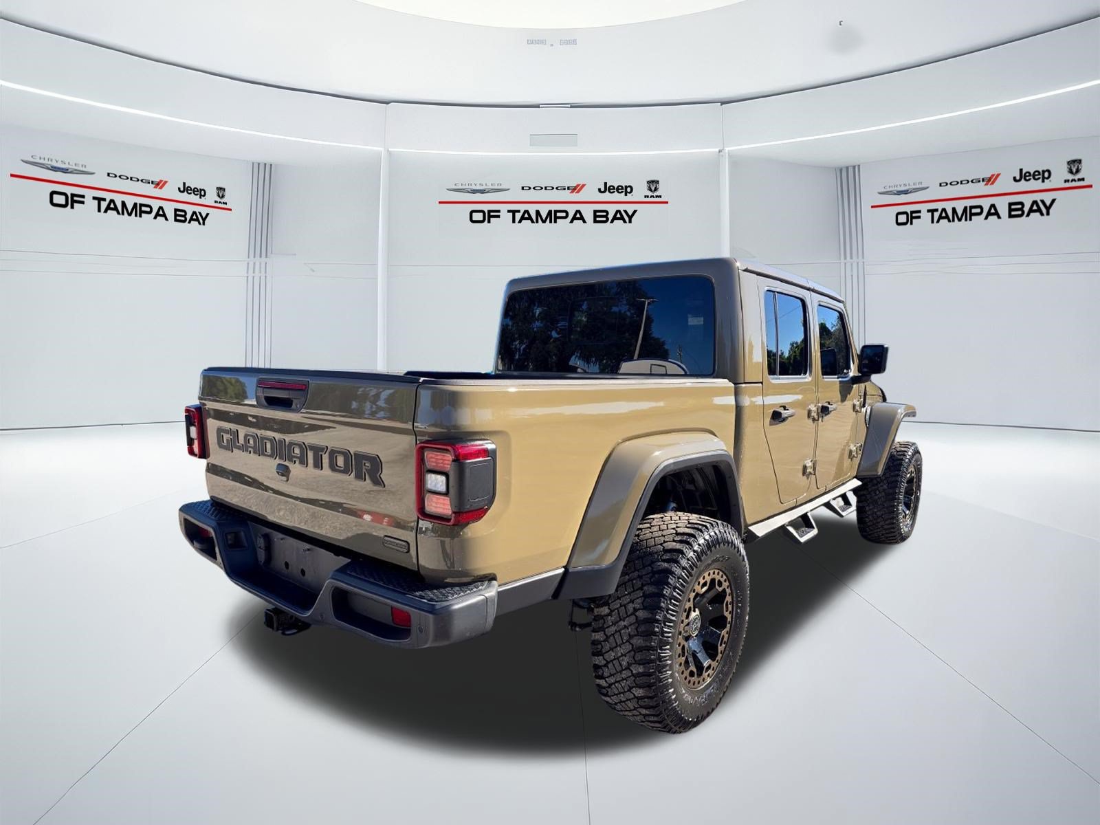 Used 2020 Jeep Gladiator Overland w/ Popular Equipment Package AWD/4WD image 7