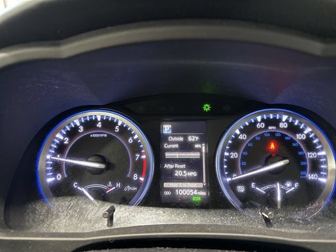 Used 2019 Toyota Highlander XLE AWD/4WD image 11