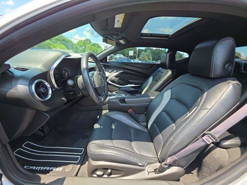 Used 2017 Chevrolet Camaro SS RWD image 3