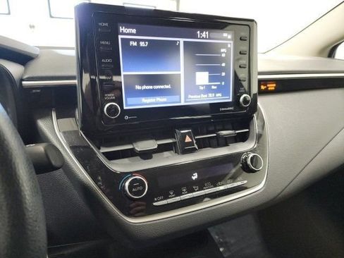 Used 2022 Toyota Corolla LE FWD image 29