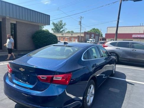 Used 2019 Chevrolet Malibu LS w/ Driver Confidence Package FWD image 4