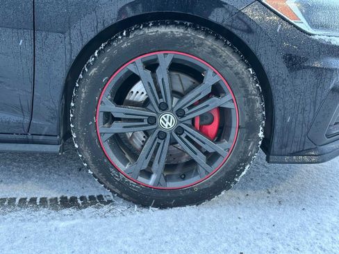 Used 2019 Volkswagen Jetta GLI image 9