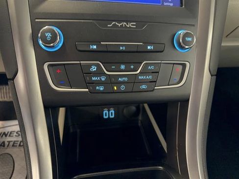 Certified 2020 Ford Fusion SE image 8