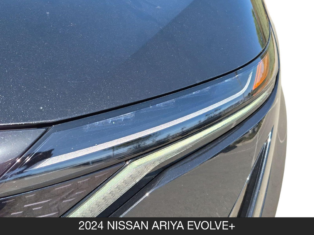 Used 2024 Nissan Ariya AWD image 10