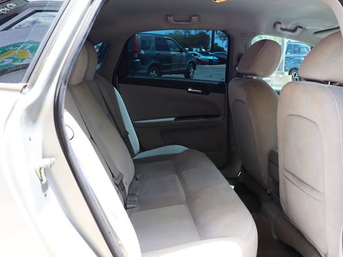 Used 2011 Chevrolet Impala LT FWD image 27