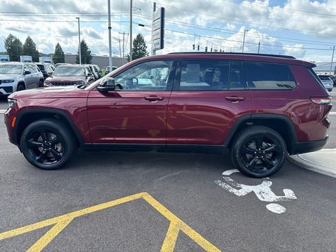 Used 2023 Jeep Grand Cherokee L Laredo AWD/4WD image 6