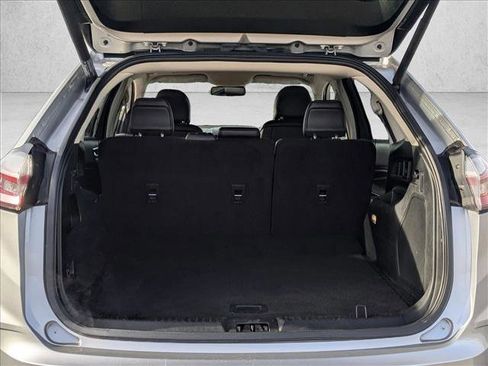 Used 2019 Ford Edge Titanium image 6