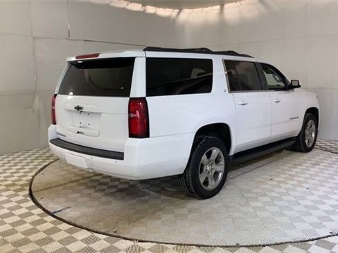 Used 2020 Chevrolet Suburban LT image 8