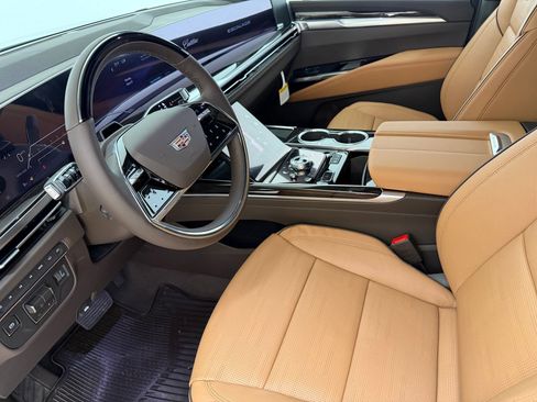 New 2026 Cadillac Escalade ESV Luxury w/ Touring Package image 4