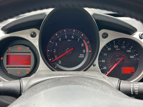 Used 2019 Nissan 370Z Touring RWD image 3