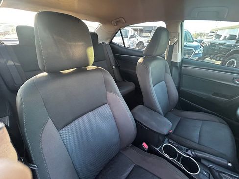 Used 2017 Toyota Corolla LE image 21