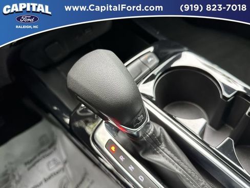 Used 2025 Chevrolet Trax LT w/ LT Convenience Package FWD image 30