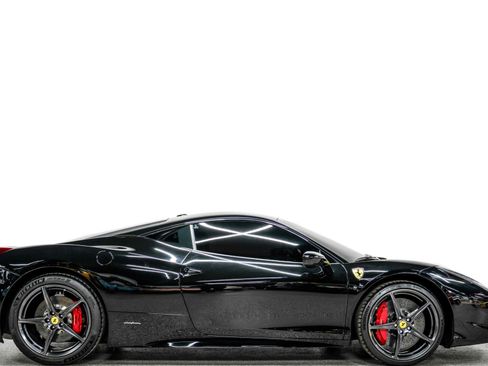 Used 2012 Ferrari 458 Italia Coupe image 2