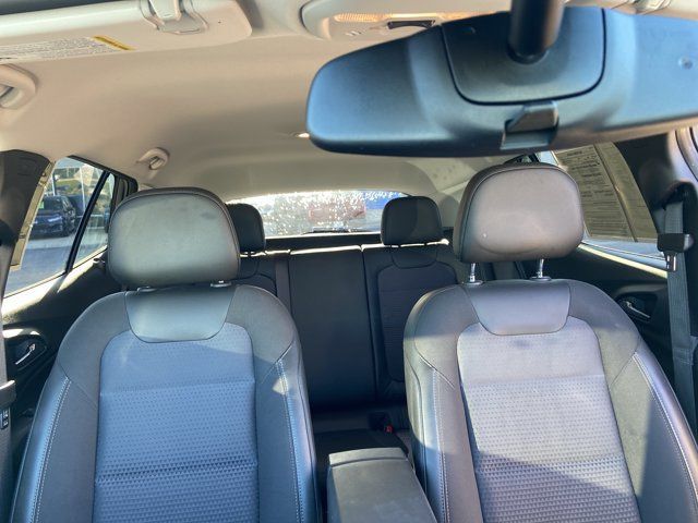 Used 2024 Chevrolet Trax LT w/ Driver Confidence Package FWD image 21