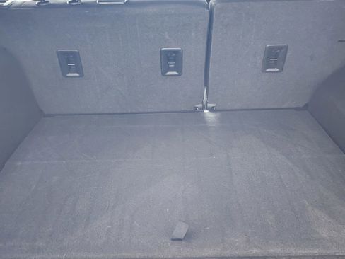 Used 2022 Chevrolet Equinox LT FWD image 10