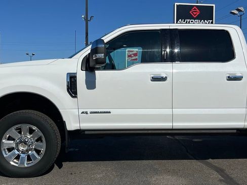 Used 2022 Ford F250 Platinum w/ FX4 Off-Road Package image 4