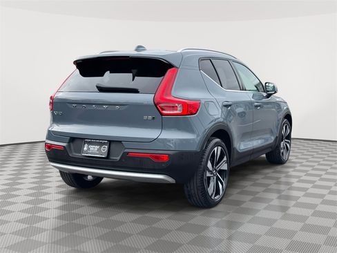 Certified 2023 Volvo XC40 B5 Plus w/ Driver Assist Package image 4