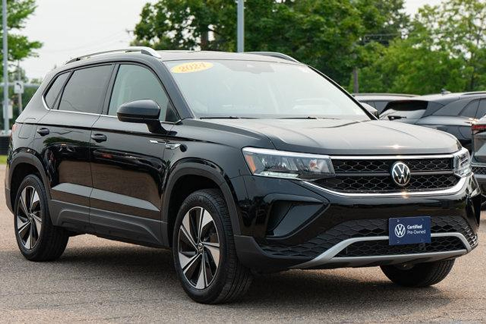 Certified 2024 Volkswagen Taos SE w/ Panoramic Sunroof Package AWD/4WD image 8