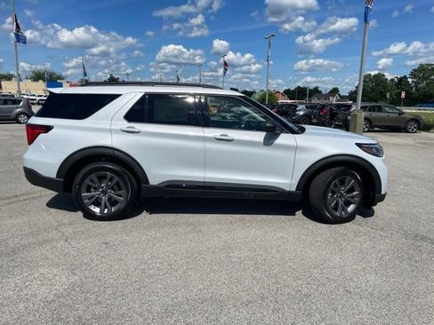 New 2026 Ford Explorer Active w/ Active Comfort Package AWD/4WD image 13