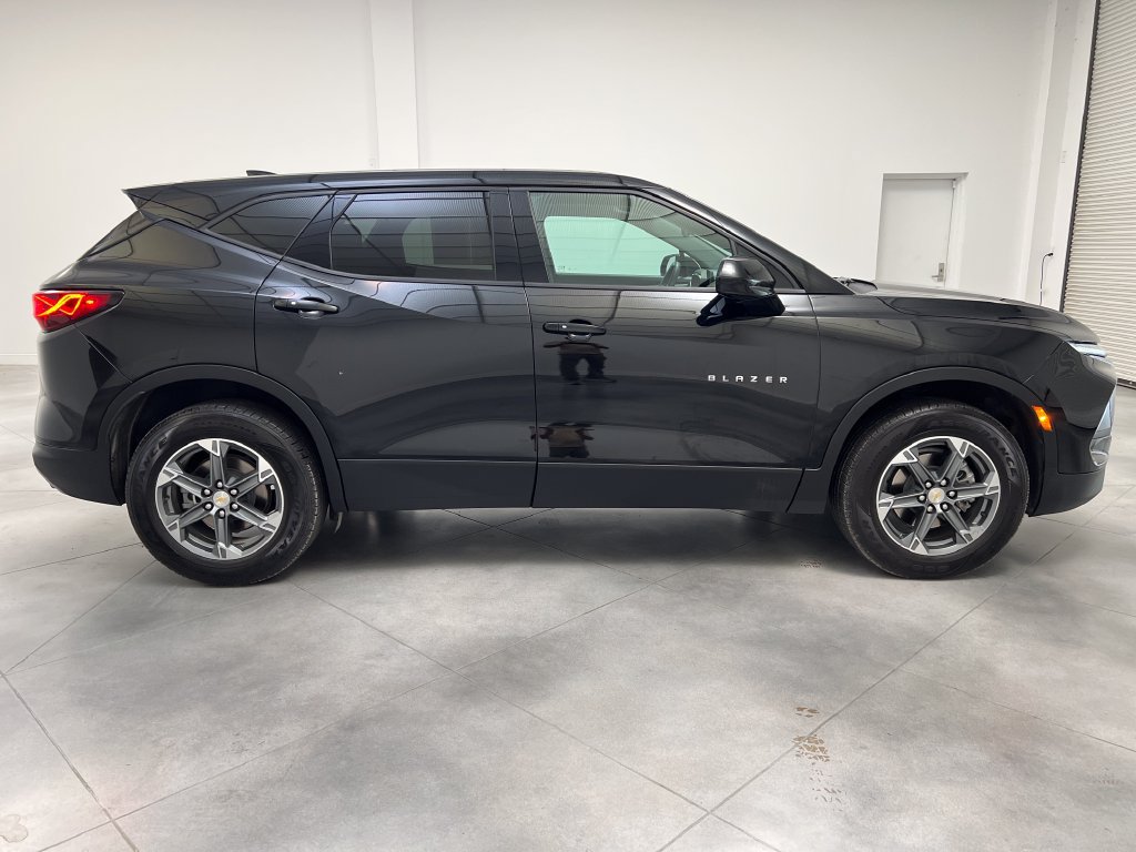 Used 2025 Chevrolet Blazer LT FWD image 10