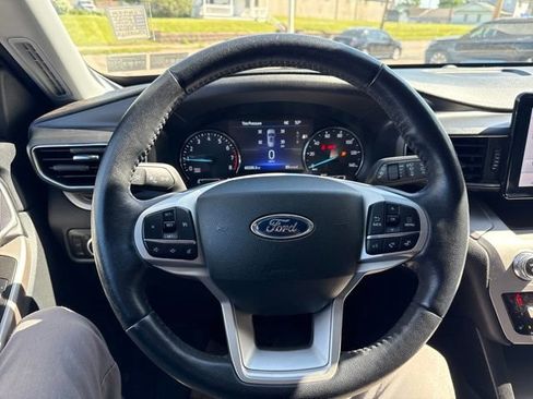 Certified 2023 Ford Explorer XLT w/ Equipment Group 202A AWD/4WD image 17