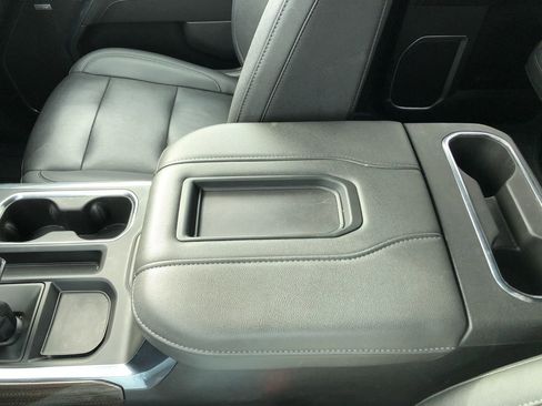 Used 2022 Chevrolet Silverado 1500 RST w/ Convenience Package II image 17