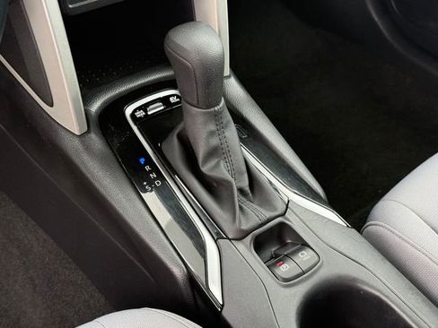 Used 2025 Toyota Corolla Cross AWD Hybrid image 23