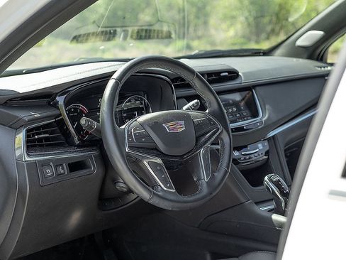 Certified 2021 Cadillac XT5 Premium Luxury image 17