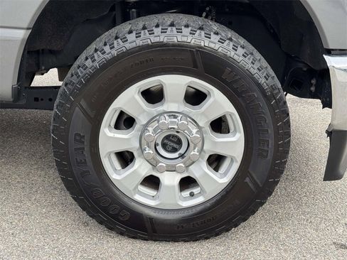 Used 2024 Ford F250 XLT image 25