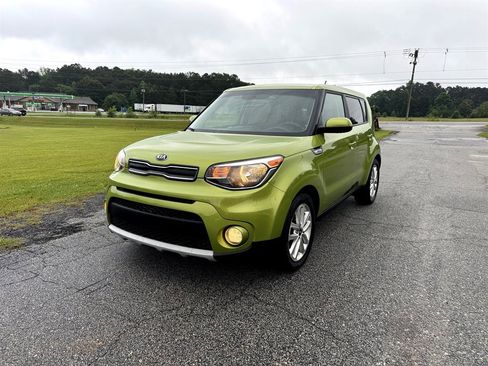 Used 2019 Kia Soul + image 1
