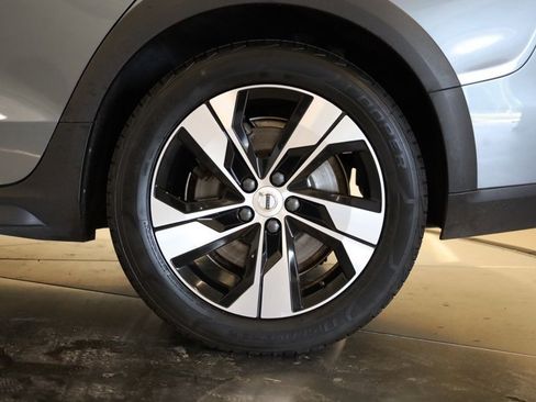 Used 2020 Volvo V60 T5 Cross Country w/ Protection Package Premier image 38