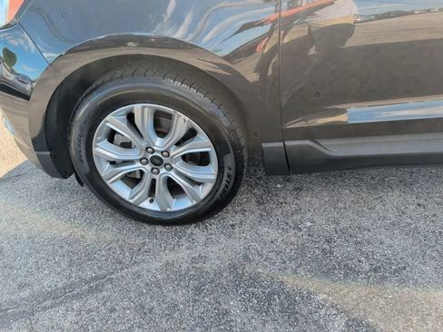 Used 2022 Ford Edge Titanium AWD/4WD image 9