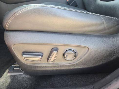 Used 2021 Toyota RAV4 XLE Premium image 17